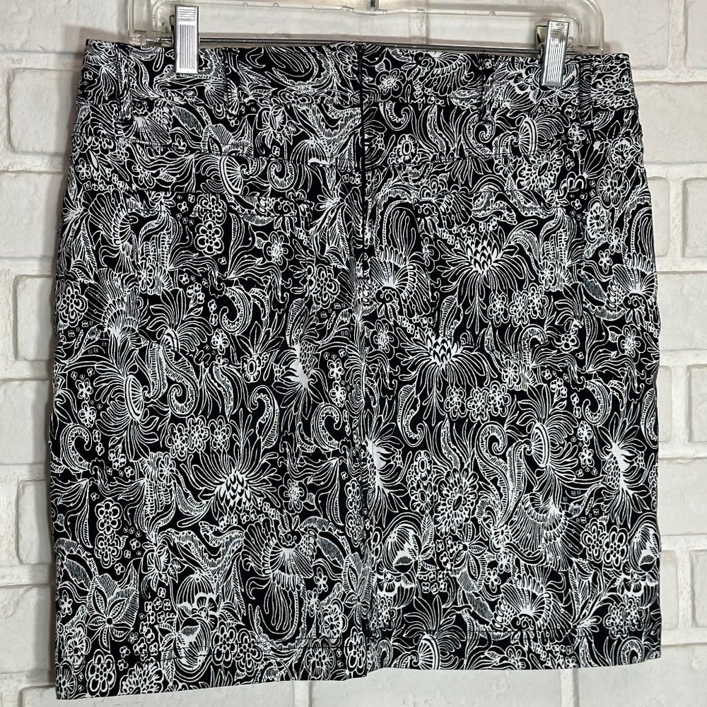 Pretty Navy Floral Skort Size 10